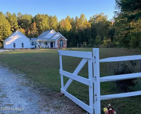 262 Paul St, Chocowinity, NC 27817 photo 3