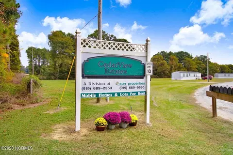 000 Preston Ln, Newton Grove, NC 28366