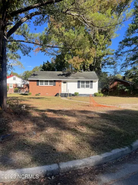1200 Ferndale Ln, Kinston, NC 28501