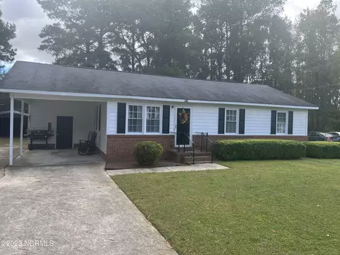 508 Lynnhaven Dr, Elm City, NC 27822