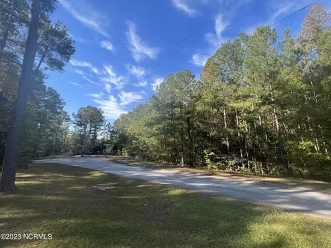 353 Bingham St, Carthage, NC 28327