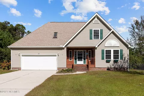 115 Hilltop Dr, Swansboro, NC 28584
