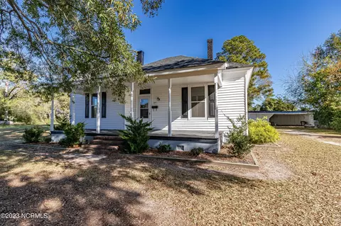 103 E King St, La Grange, NC 28551