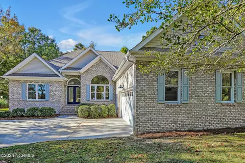 405 Lakeview Dr, Hampstead, NC 28443 photo 1