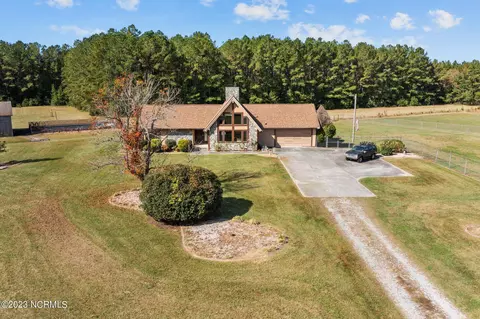 1393 White Oak River Rd, Maysville, NC 28555