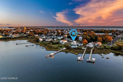 1506 Avery St, Morehead City, NC 28557