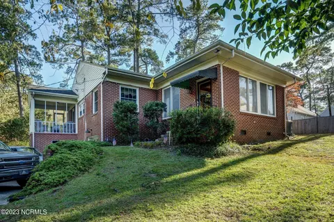 304 E Franklin St, Williamston, NC 27892 photo 37