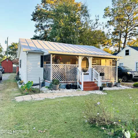 818 Johnston St, Edenton, NC 27932