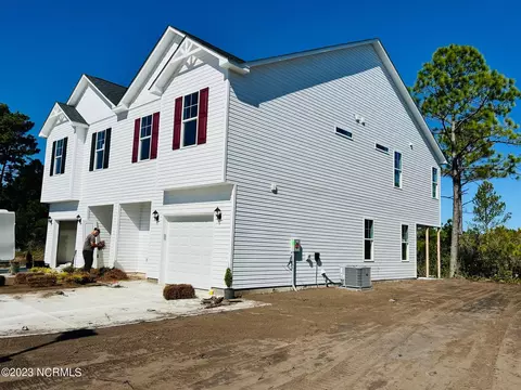 2007 Folkstone Woods Ln #1B, Holly Ridge, NC 28445