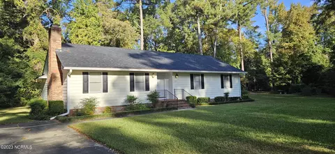 511 Lafayette St, Clinton, NC 28328
