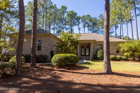 35 Forest Ln, Pinehurst, NC 28374
