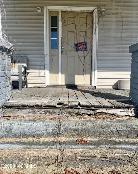 407 E Main St, Murfreesboro, NC 27855 photo 4