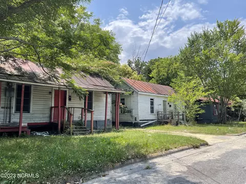 112 E 110 E Dewey St, Goldsboro, NC 27530