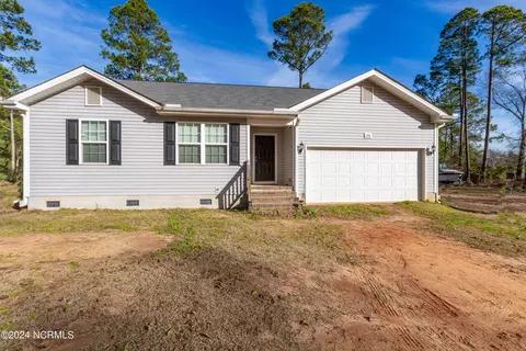 106 Howard St, Salemburg, NC 28385