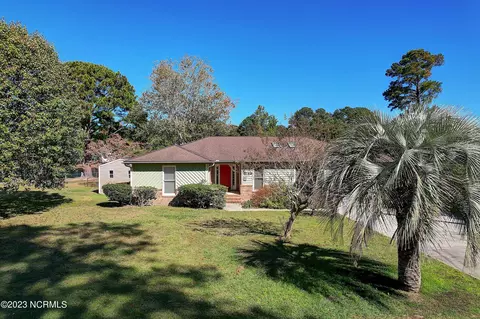 1065 River Dr SW, Calabash, NC 28467