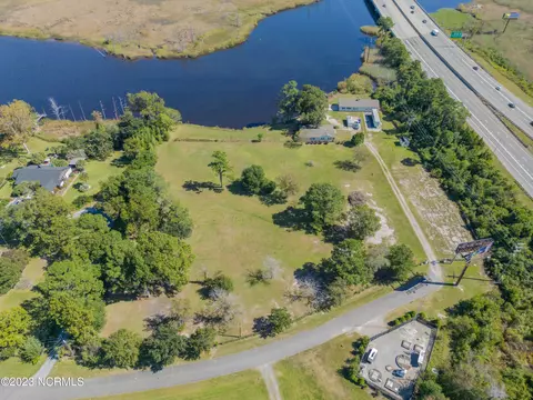 102 Riverview Dr, Leland, NC 28451