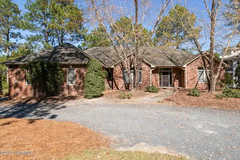 333 Longleaf Dr, West End, NC 27376