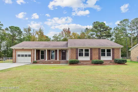 205 Pearl Dr, Greenville, NC 27834