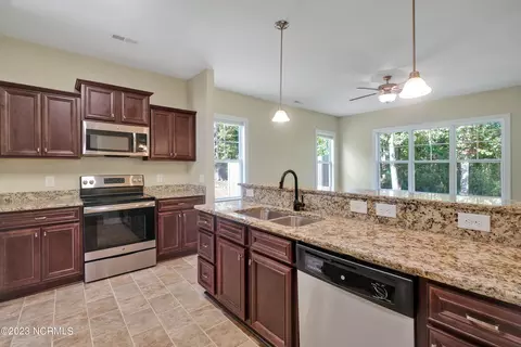 49 Feather Ln, Rocky Point, NC 28457 photo 7