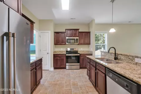 49 Feather Ln, Rocky Point, NC 28457 photo 6