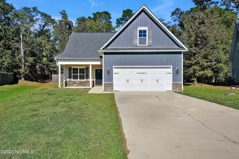 49 Feather Ln, Rocky Point, NC 28457