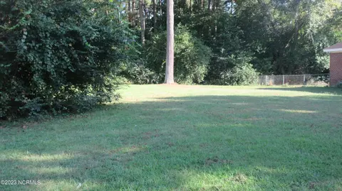 3 College Dr, Laurinburg, NC 28352