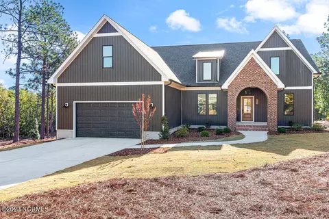 27 Forest Lake Dr, Foxfire Village, NC 27281