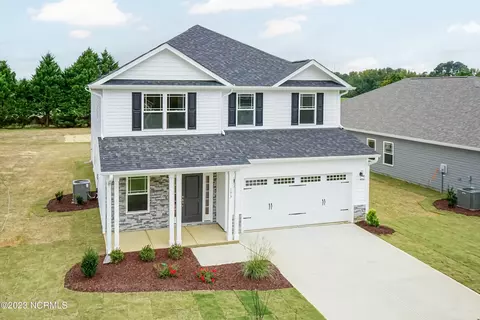 748 Greenwich Pl, Richlands, NC 28574