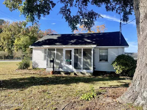 103 Lawrence St, Murfreesboro, NC 27855