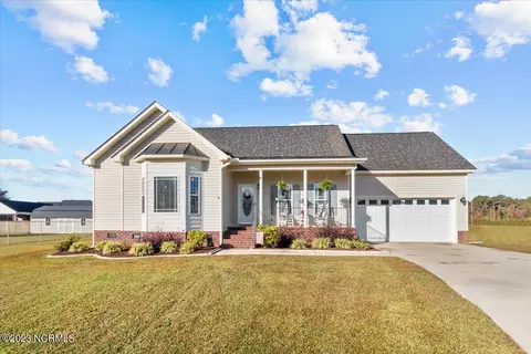 103 Raymond Ct, Pikeville, NC 27863