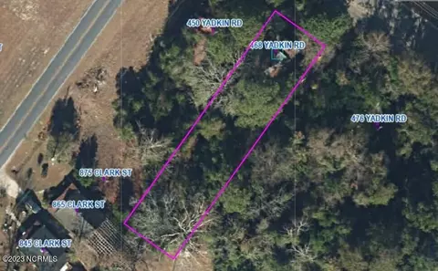 468 Yadkin Rd, Southern Pines, NC 28387