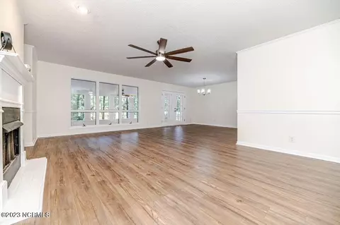 102 Hampton Ct, West End, NC 27376 photo 9