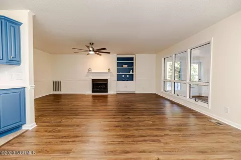 102 Hampton Ct, West End, NC 27376 photo 12