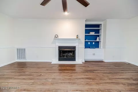 102 Hampton Ct, West End, NC 27376 photo 10