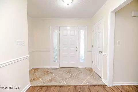 102 Hampton Ct, West End, NC 27376 photo 7