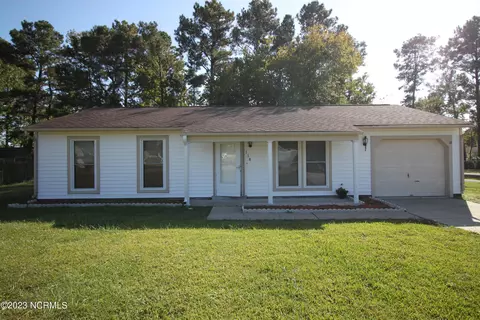 118 Keith Dr, Havelock, NC 28532