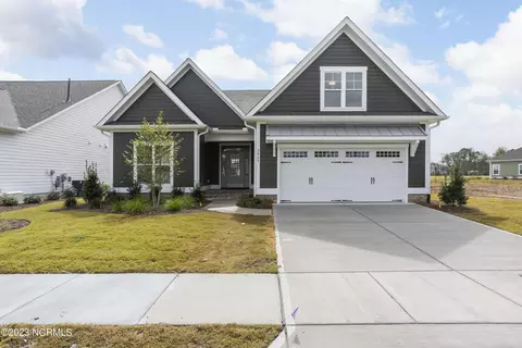 3425 Island Lakes Dr, Oak Island, NC 28461