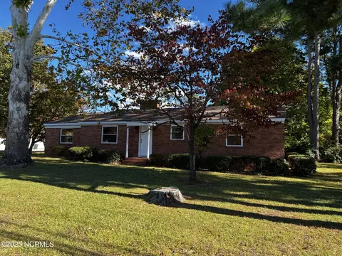 1113 Cedar Ln, Greenville, NC 27858