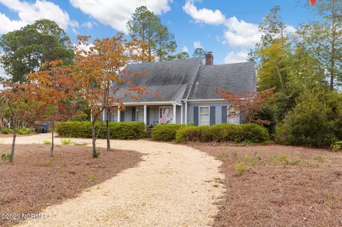 1506 Sutton Dr, Kinston, NC 28501