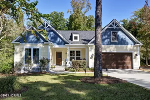 239 Aster Pl, Hampstead, NC 28443
