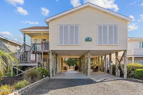 154 Sailfish Dr, Holden Beach, NC 28462