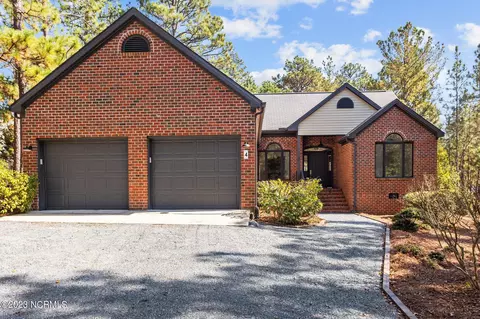 4 Furlong Pl, Pinehurst, NC 28374