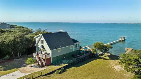 514 Emerald Dr, Emerald Isle, NC 28594
