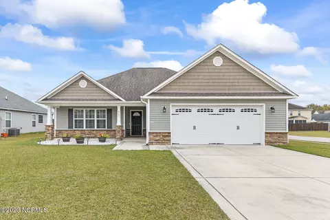 845 Dynasty Dr, Jacksonville, NC 28546
