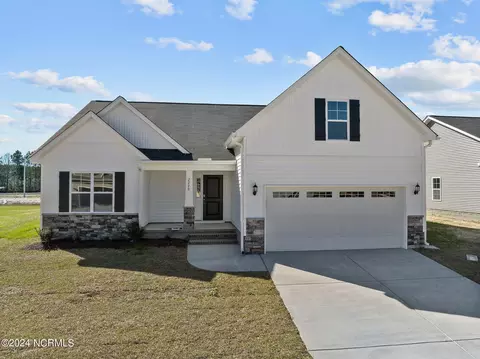 2220 Zircon Dr, Winterville, NC 28590