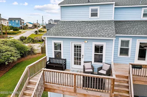 64 Bermuda Landing Pl, North Topsail Beach, NC 28460