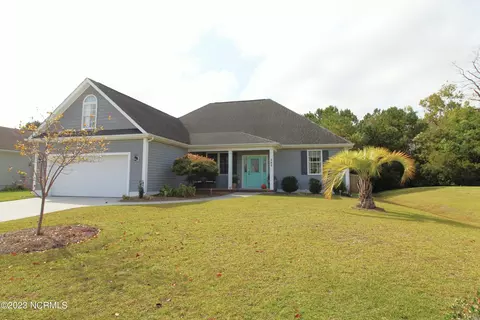 305 Primrose Pl, Newport, NC 28570