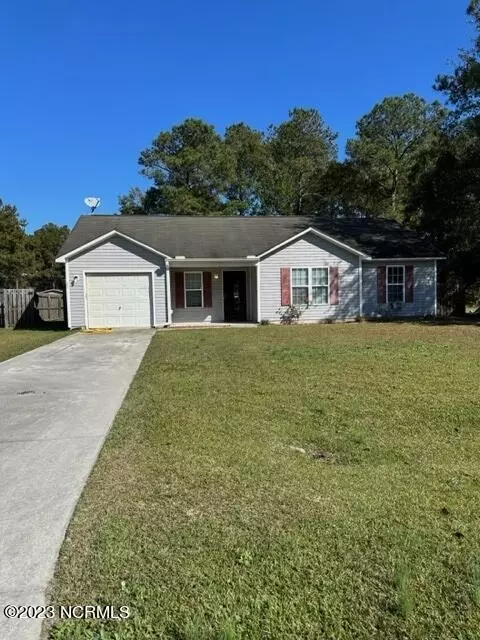 105 Ashbury Park Ln, Richlands, NC 28574