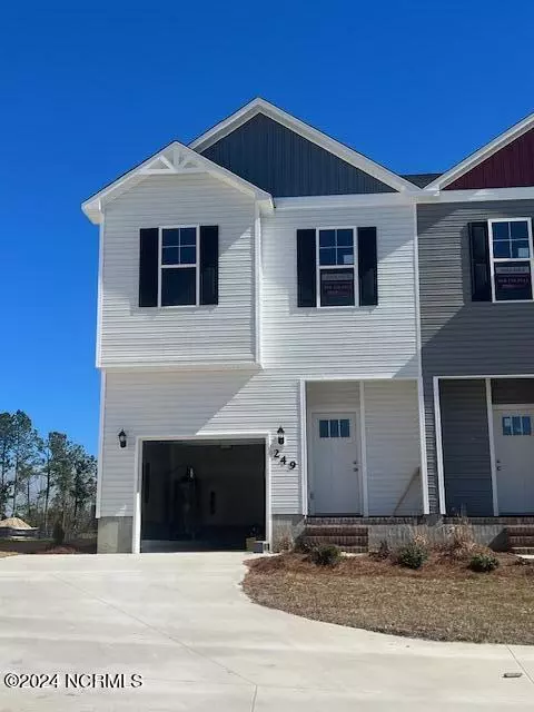 249 Shallowbag Bay Ln, Jacksonville, NC 28546
