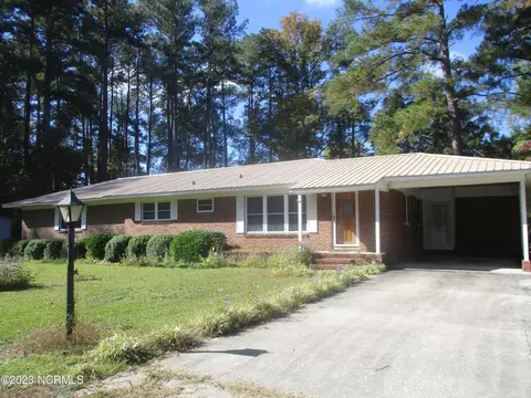 12461 Neal Ln, Laurinburg, NC 28352